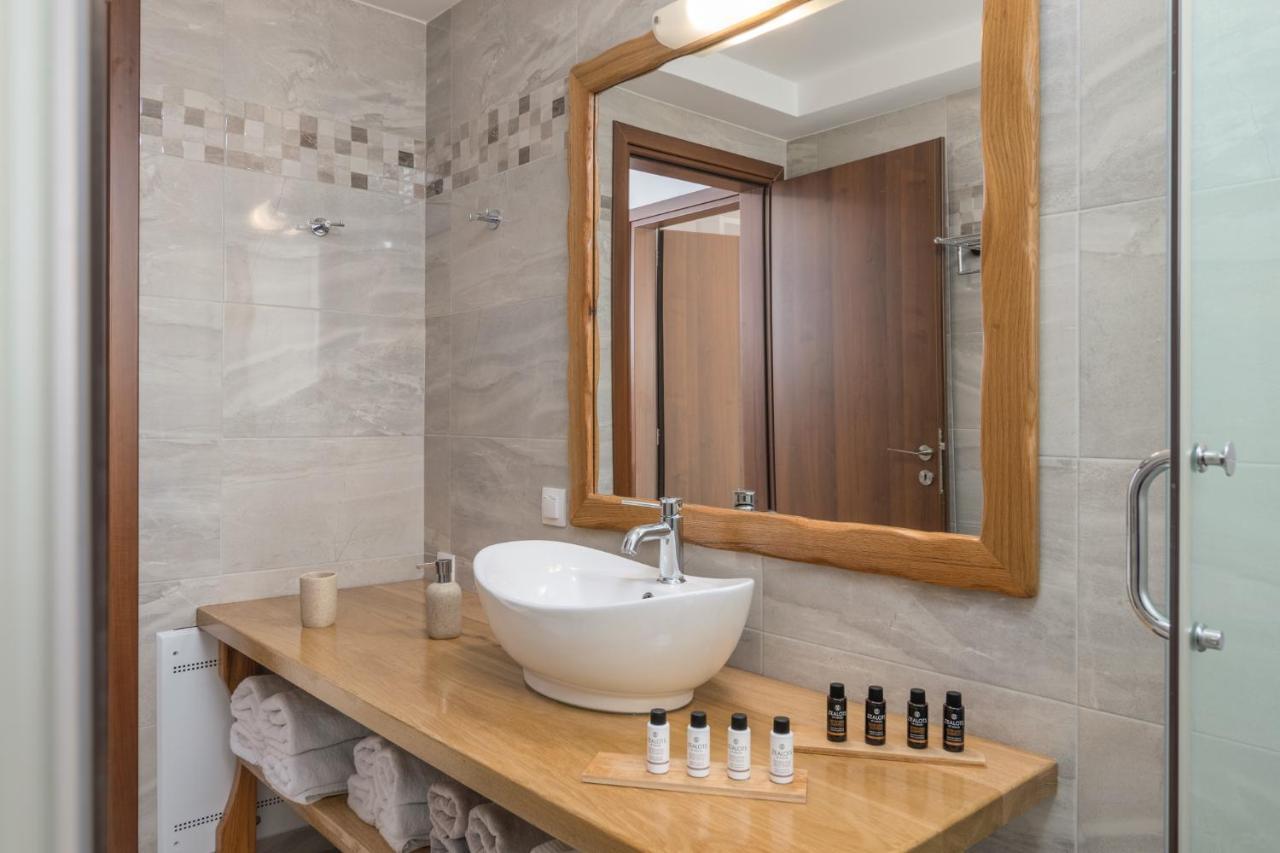 Milesian Suites Αδάμας Εξωτερικό φωτογραφία