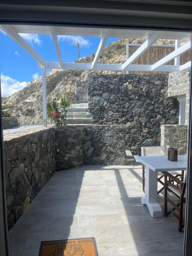 Milesian Suites Αδάμας Δωμάτιο φωτογραφία